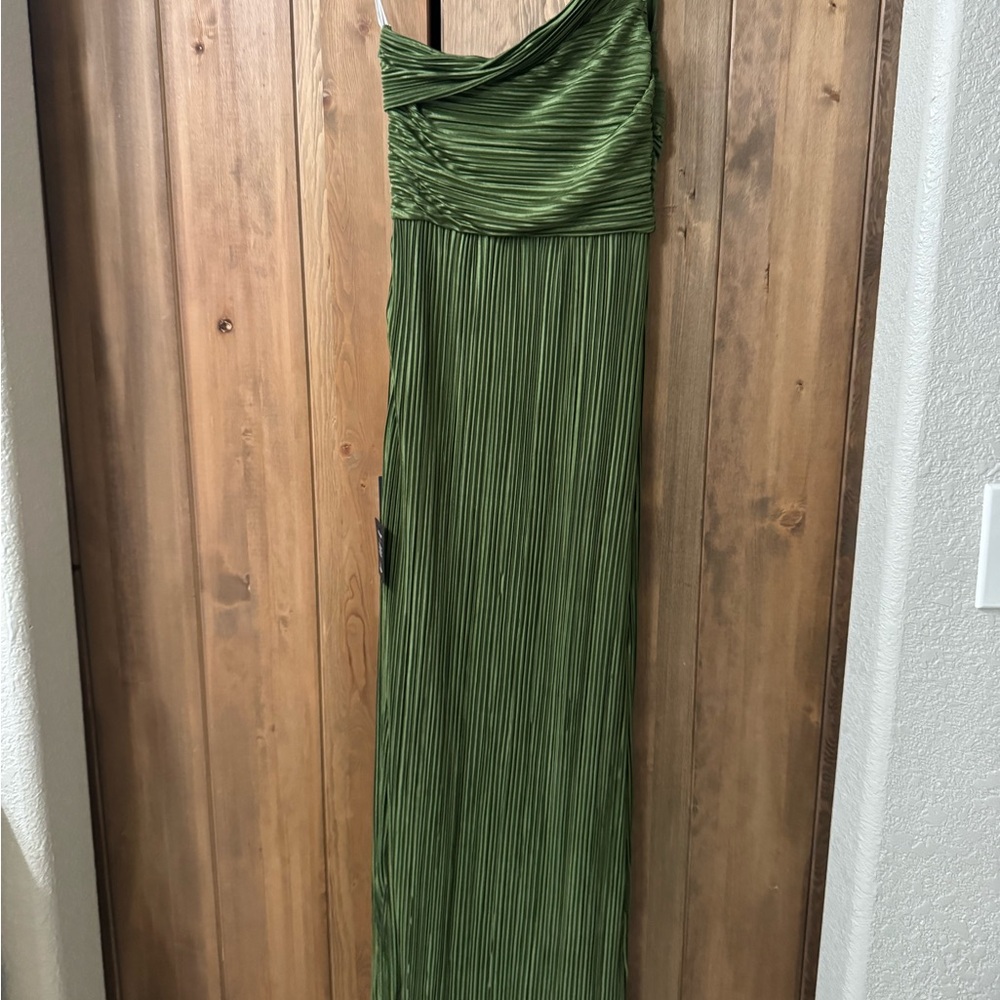Lulu's One Shoulder Green Dress